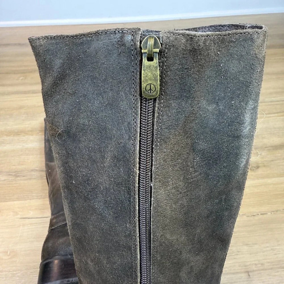 Unique Donald J. Pliner Suede Leather Knee High Riding Boots, Brown, Size 7 - Picture 6 of 10